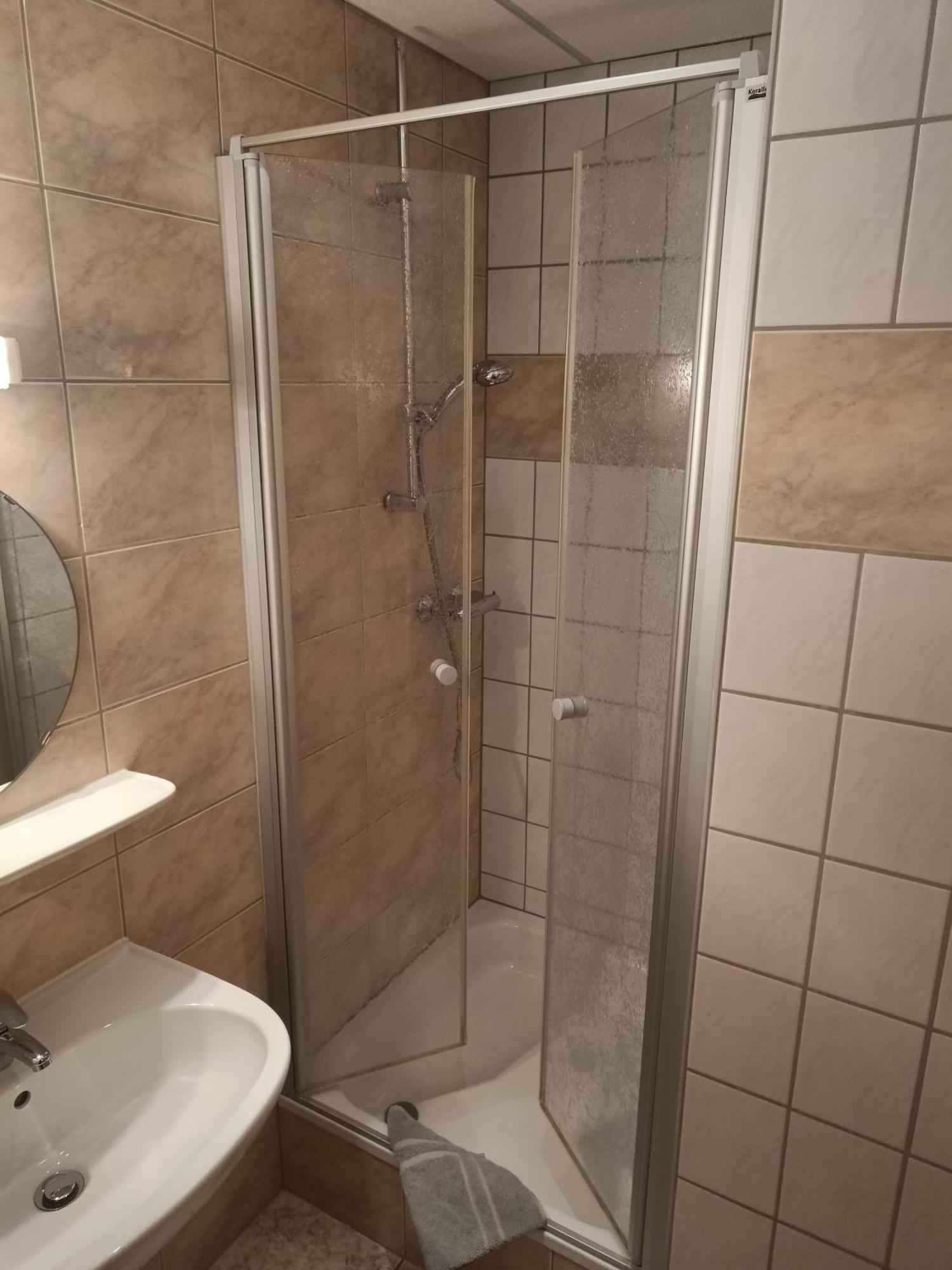 Zur Edlen Krone Neuhausen  Ngoại thất bức ảnh