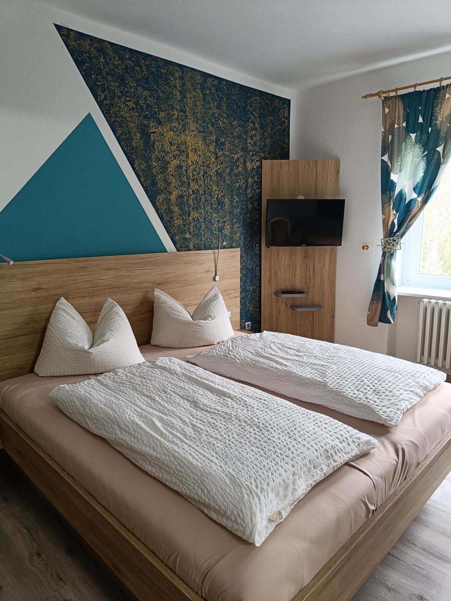 Zur Edlen Krone Neuhausen  Ngoại thất bức ảnh